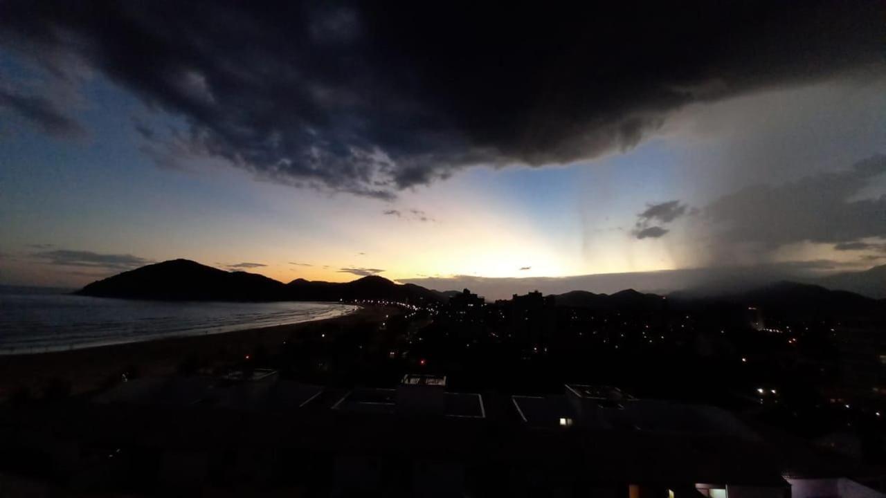 1 | Ap Cinema Frente Mar Com Piscina Aquecida Em Bertioga